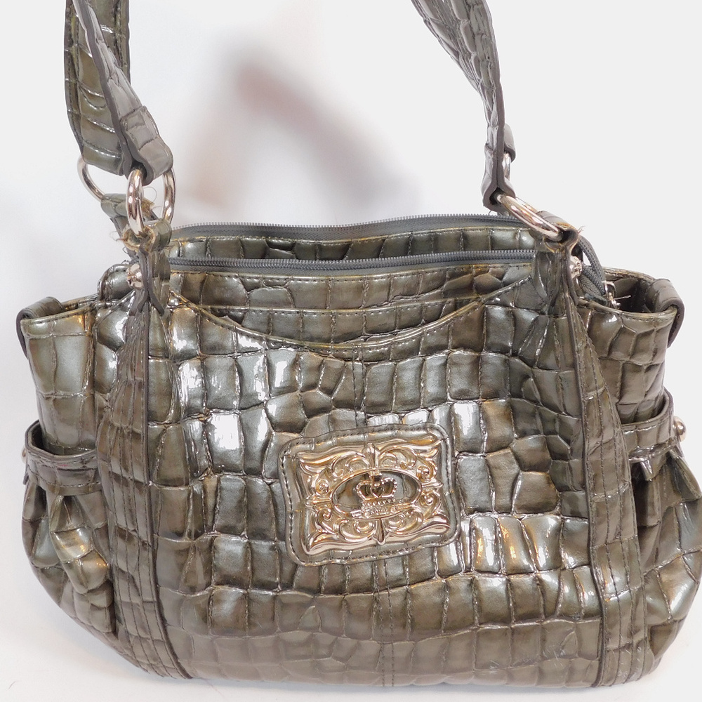 Kathy Von Zeeland Gray Shiny Purse CL2772 0120